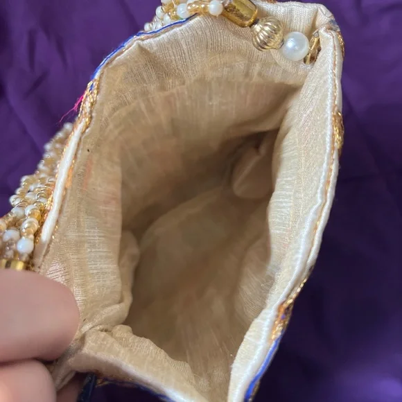 Purse - Picture 2 of 4